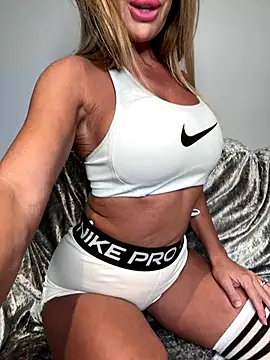 MrsCharlottFox online show from November 14, 1:33 pm