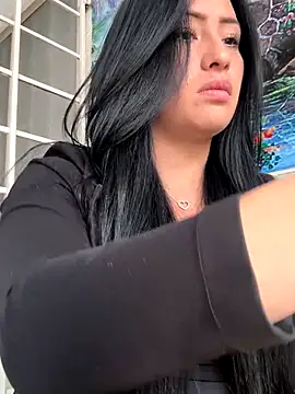 Snapshot of saris_moon chatting on October 16, 4:53 pm saris moon online show from October 16, 4:53 pm