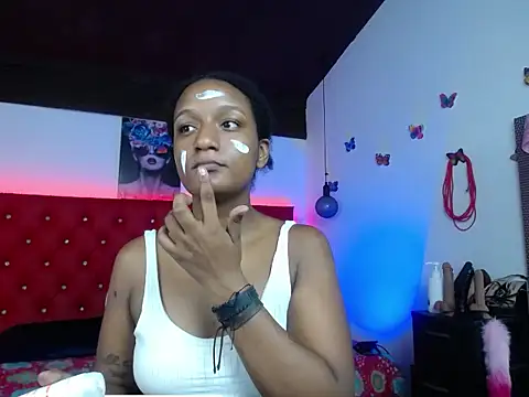 millysweetass online show from November 26, 10:11 pm