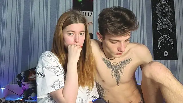 EmiliaCouple online show from April 21, 12:23 pm