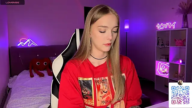 EvaPeace online show from April 28, 3:05 pm