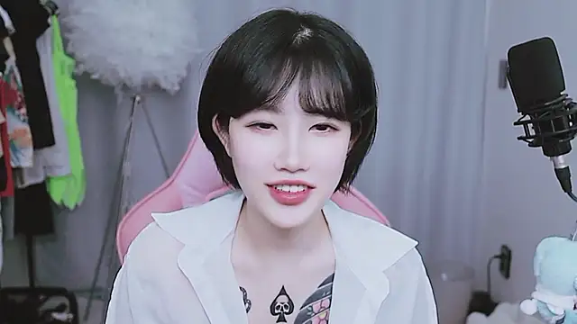 MISA 02 online show from April 22, 6:38 pm