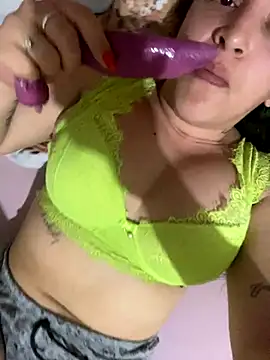 manu8325 online show from October 22, 7:19 pm