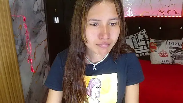 Snapshot of tinibunny chatting on October 13, 7:38 pm tinibunny online show from October 13, 7:38 pm