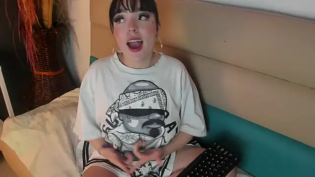 bubble  angel   online show from December 4, 11:45 am