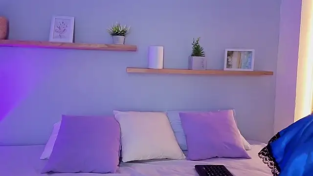 shainadavis online show from January 14, 3:11 am