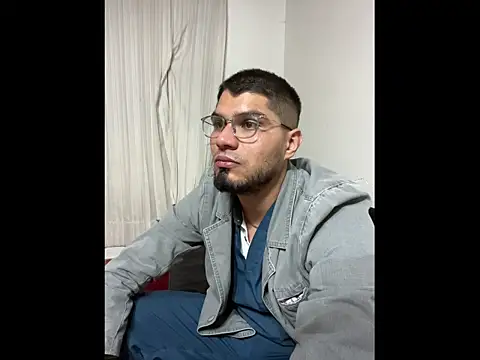 mirallesandbig online show from December 15, 11:21 pm