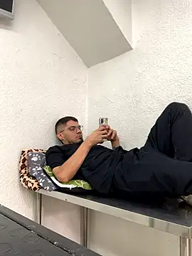 mirallesandbig online show from January 16, 4:47 pm