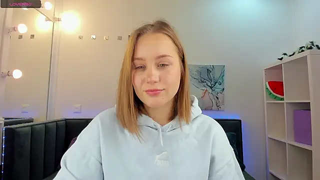 Snapshot of Melissa_new22 chatting on October 15, 12:57 am Melissa new22 online show from October 15, 12:57 am