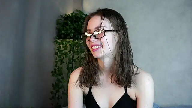 MonetLeitman online show from April 25, 1:19 am