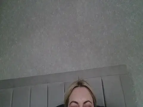 kikicupcake online show from October 14, 10:51 am