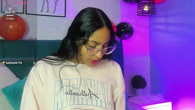 paulacastilla online show from October 29, 2:20 pm