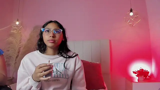 paulacastilla online show from November 15, 4:13 am