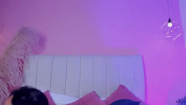 paulacastilla online show from November 20, 4:24 am