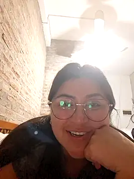 morenalatinaa online show from April 17, 4:25 am