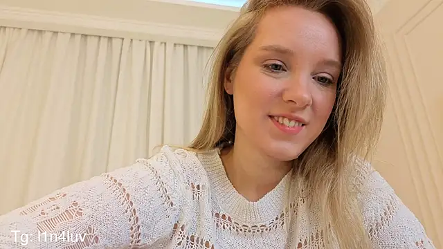 AIicaparkerc online show from November 27, 9:28 pm