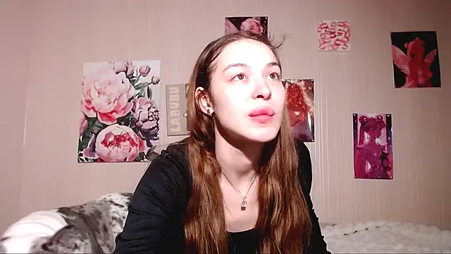 Daphne Darkthorn online show from April 24, 7:05 pm