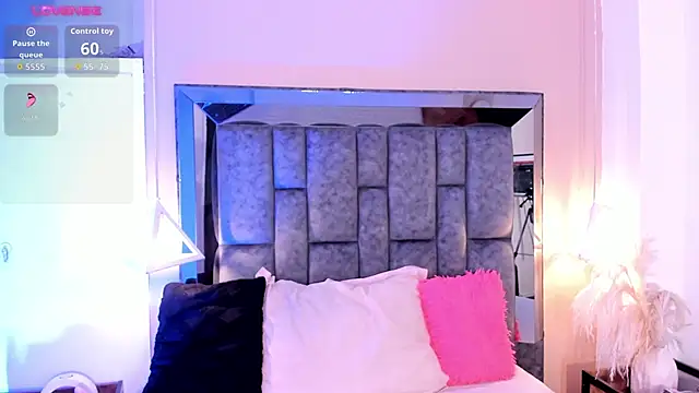 SofiRuiz  online show from January 7, 2:59 am