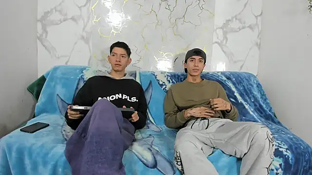 heyy noah11 online show from June 8, 1:23 pm