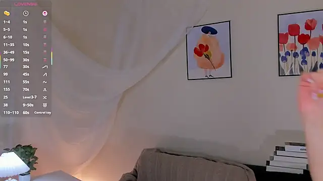 sweet and flirt online show from February 13, 7:10 am