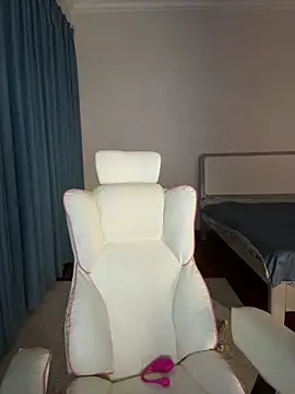 yiyi 3523 online show from March 27, 2:51 pm