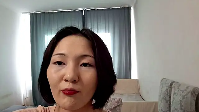 Lyndasilk online show from April 25, 11:24 am