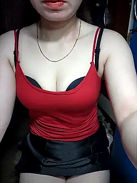 LeanaLy online show from November 10, 7:25 am