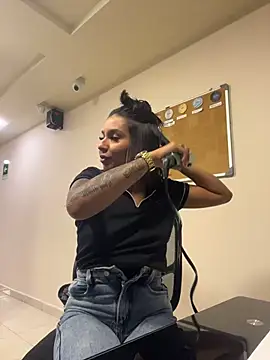 AlyssaRay online show from April 24, 11:07 pm