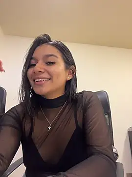 AlyssaRay online show from April 27, 5:10 pm