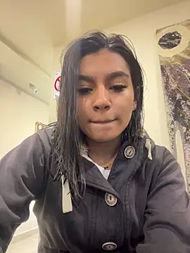 AlyssaRay online show from June 9, 1:54 pm