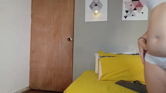 chubbykinkyygirl online show from February 24, 1:43 pm