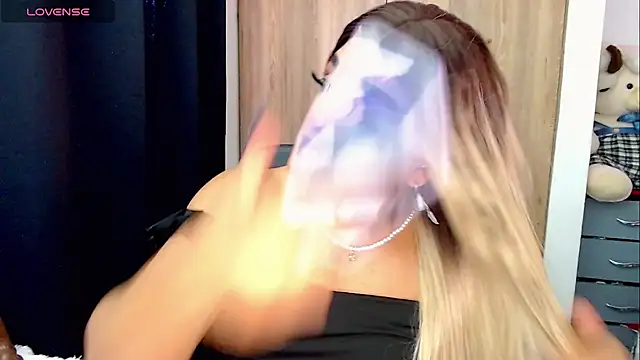 Sofiabigcock22 online show from January 6, 6:11 pm