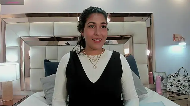 denisse khan online show from April 26, 3:15 am