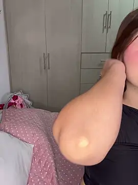 MIACUTEE  online show from November 18, 6:03 am