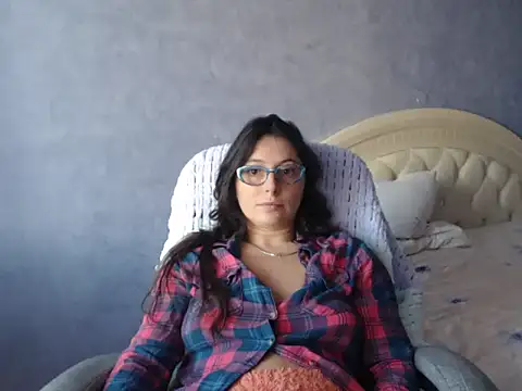 LuckyLisa23 online show from November 2, 12:52 pm