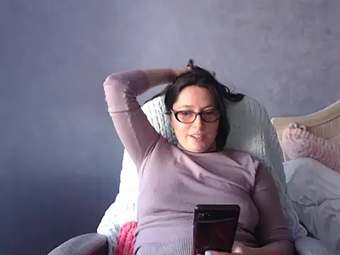 LuckyLisa23 online show from April 25, 2:14 pm