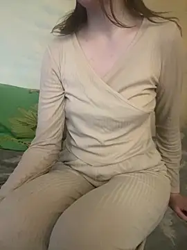 KittieCreme online show from April 25, 8:17 am