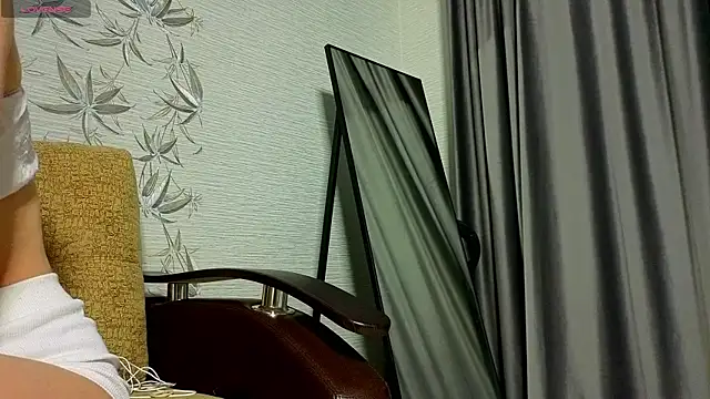 MissPompadure online show from January 14, 1:43 am