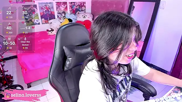 selina lovers  online show from April 18, 3:20 am