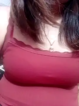 YiyinLy online show from March 9, 7:55 am