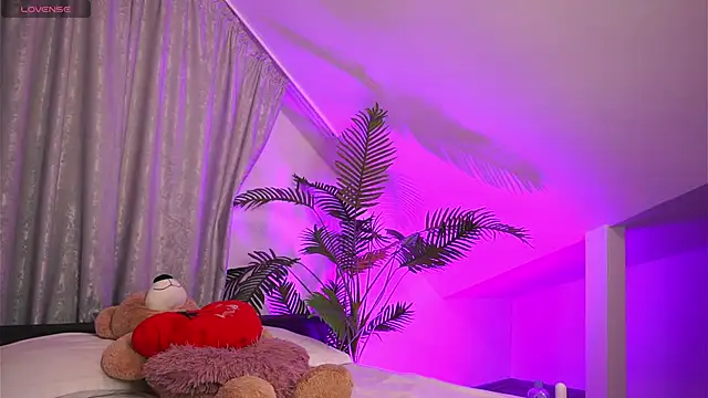 TenderSin online show from April 25, 2:25 am