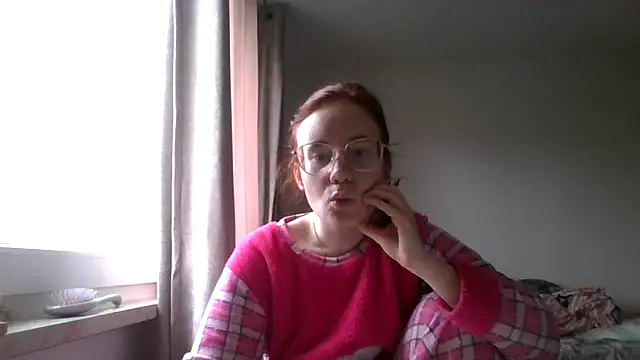 LuckySLove online show from March 15, 1:24 pm