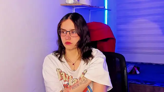 Emily Lindey online show from October 30, 3:42 am