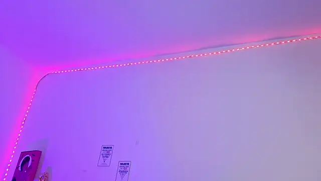 Emily Lindey online show from March 21, 7:24 am