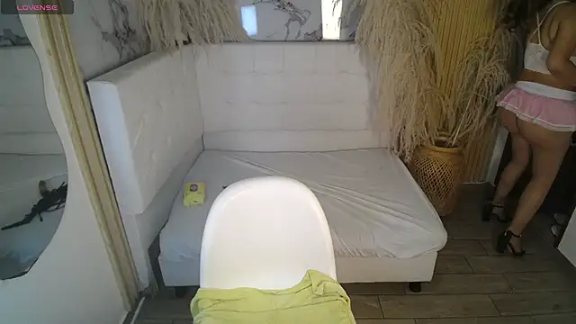  Pamelamilf online show from December 4, 6:52 pm