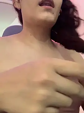 La-Gatiita-trans online show from February 3, 4:23 pm