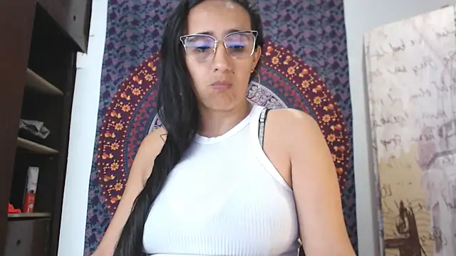 Lucyy Naugthy online show from February 14, 2:08 pm