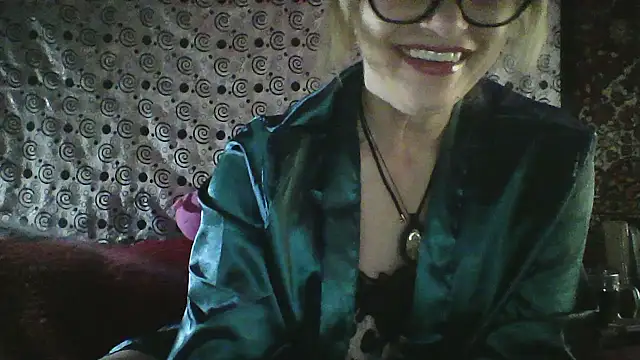 Lia Ray online show from March 8, 7:07 pm