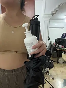 Yvonny27 online show from March 10, 10:36 pm