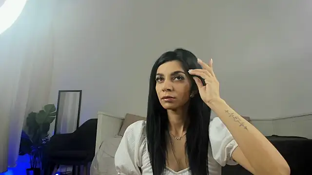 ReneeVoss online show from March 25, 5:00 am